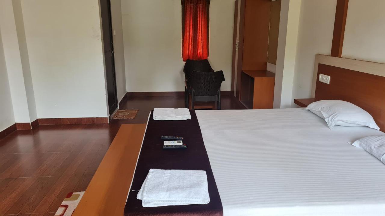 Hotel Exotica Squares Lakshmanpur Ngoại thất bức ảnh