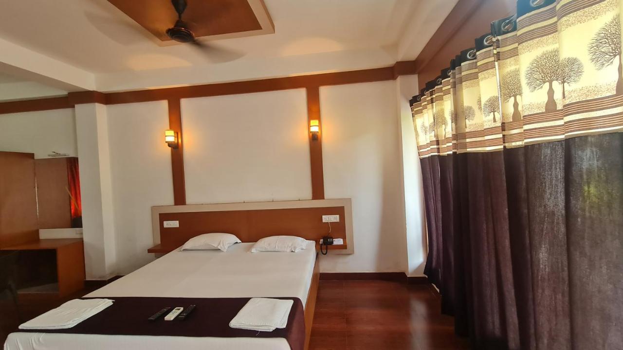 Hotel Exotica Squares Lakshmanpur Ngoại thất bức ảnh