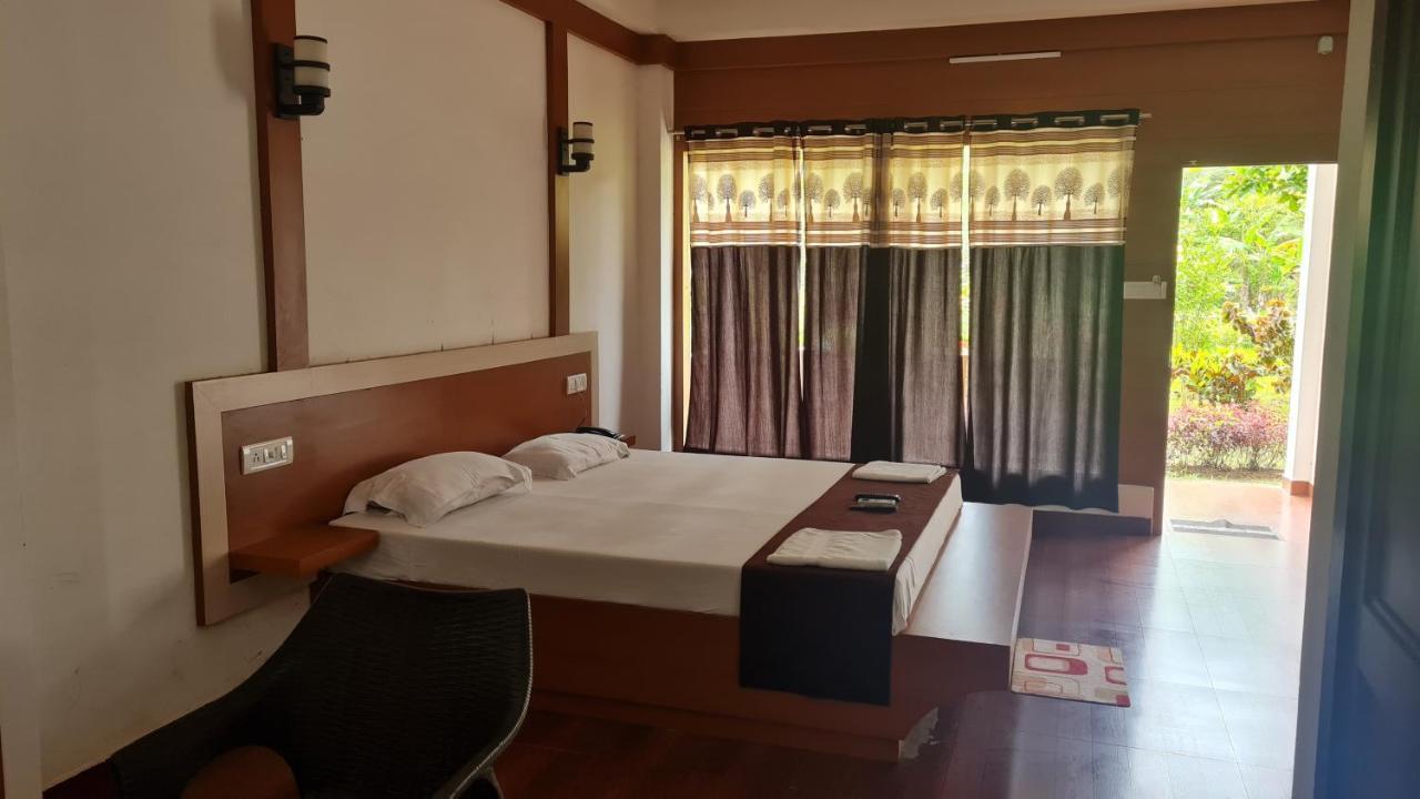 Hotel Exotica Squares Lakshmanpur Ngoại thất bức ảnh