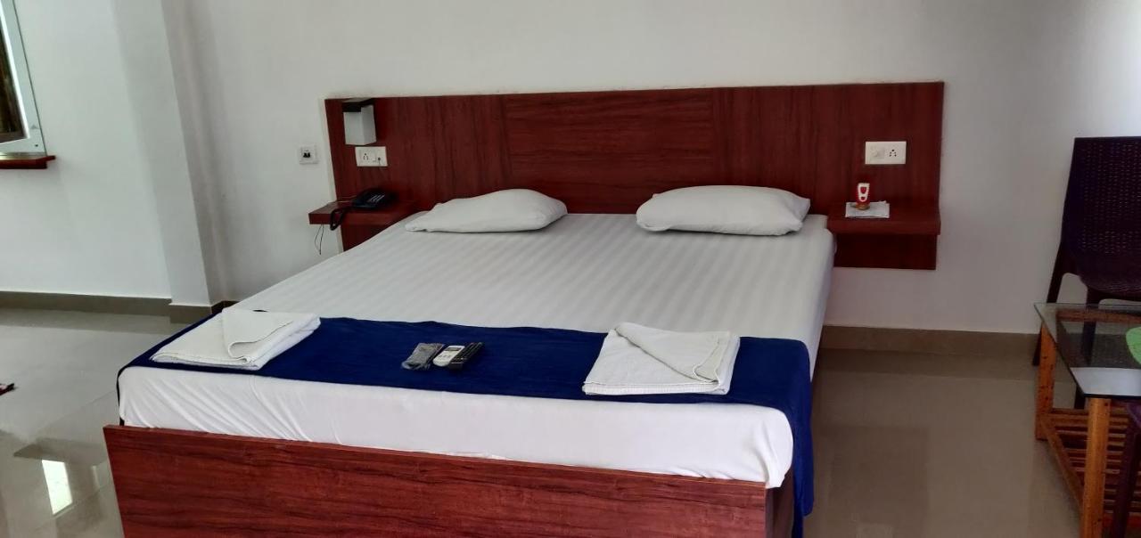 Hotel Exotica Squares Lakshmanpur Ngoại thất bức ảnh