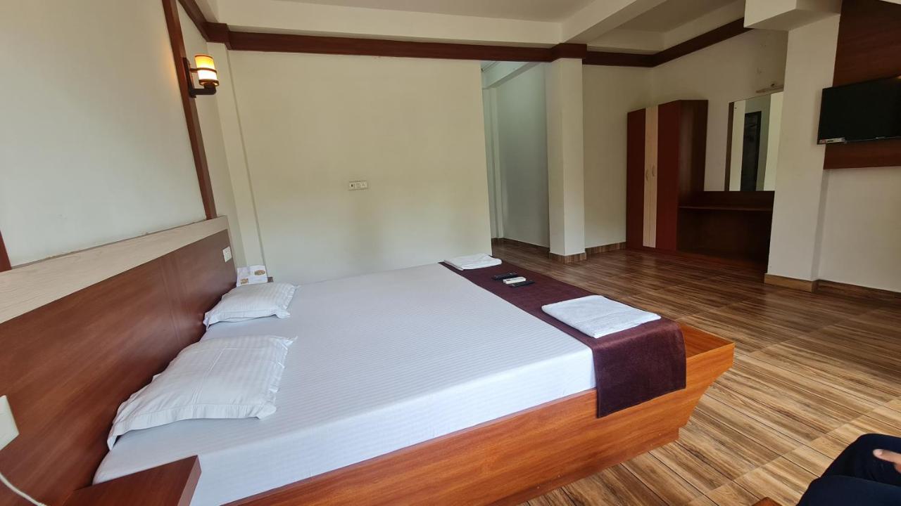 Hotel Exotica Squares Lakshmanpur Ngoại thất bức ảnh
