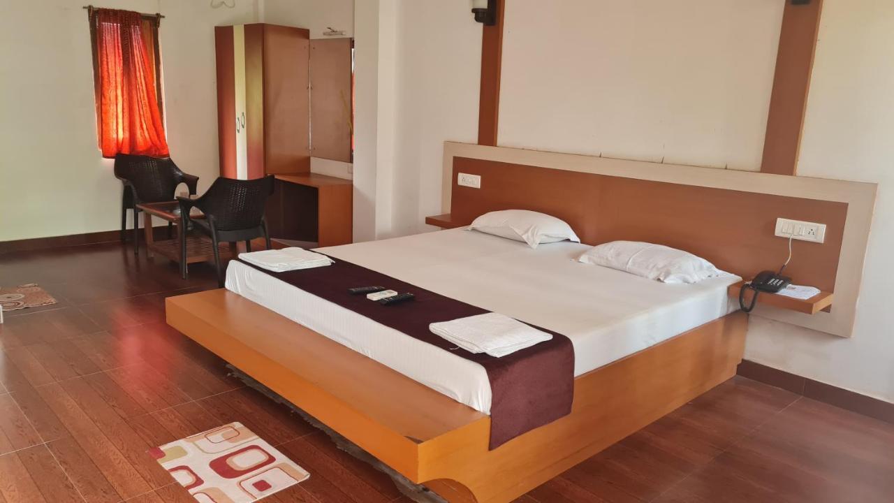 Hotel Exotica Squares Lakshmanpur Ngoại thất bức ảnh