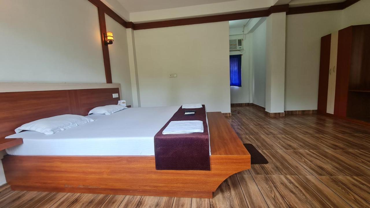 Hotel Exotica Squares Lakshmanpur Ngoại thất bức ảnh