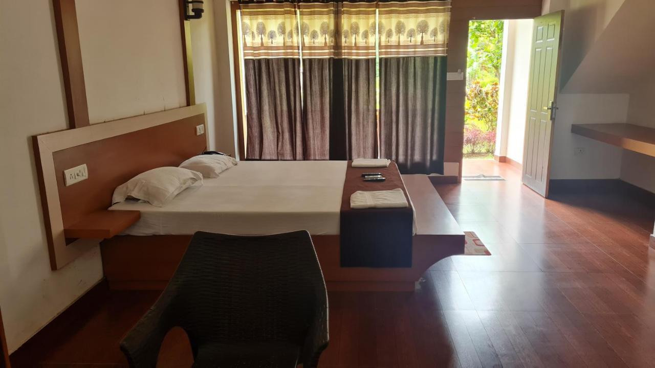 Hotel Exotica Squares Lakshmanpur Ngoại thất bức ảnh