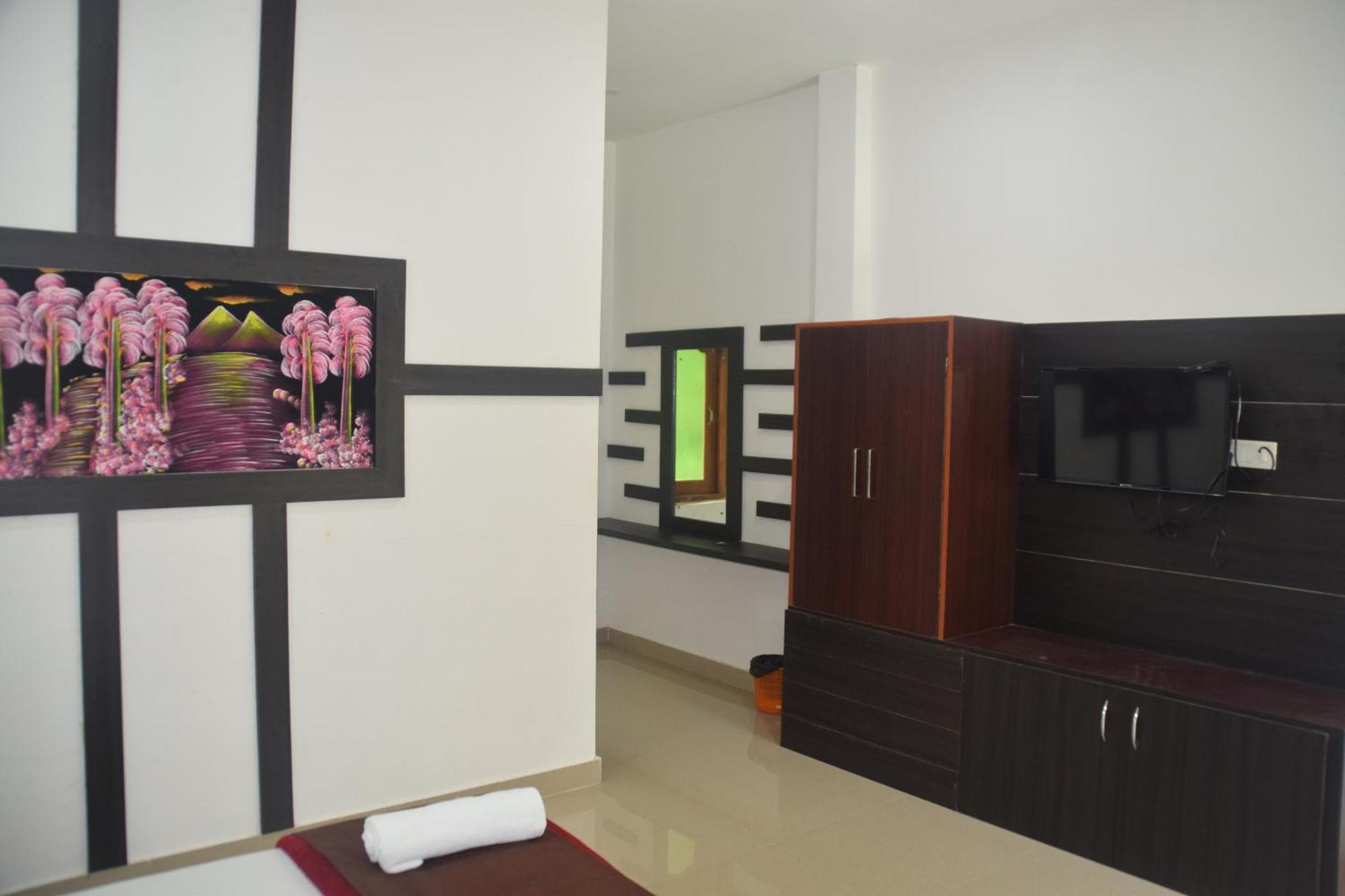 Hotel Exotica Squares Lakshmanpur Ngoại thất bức ảnh
