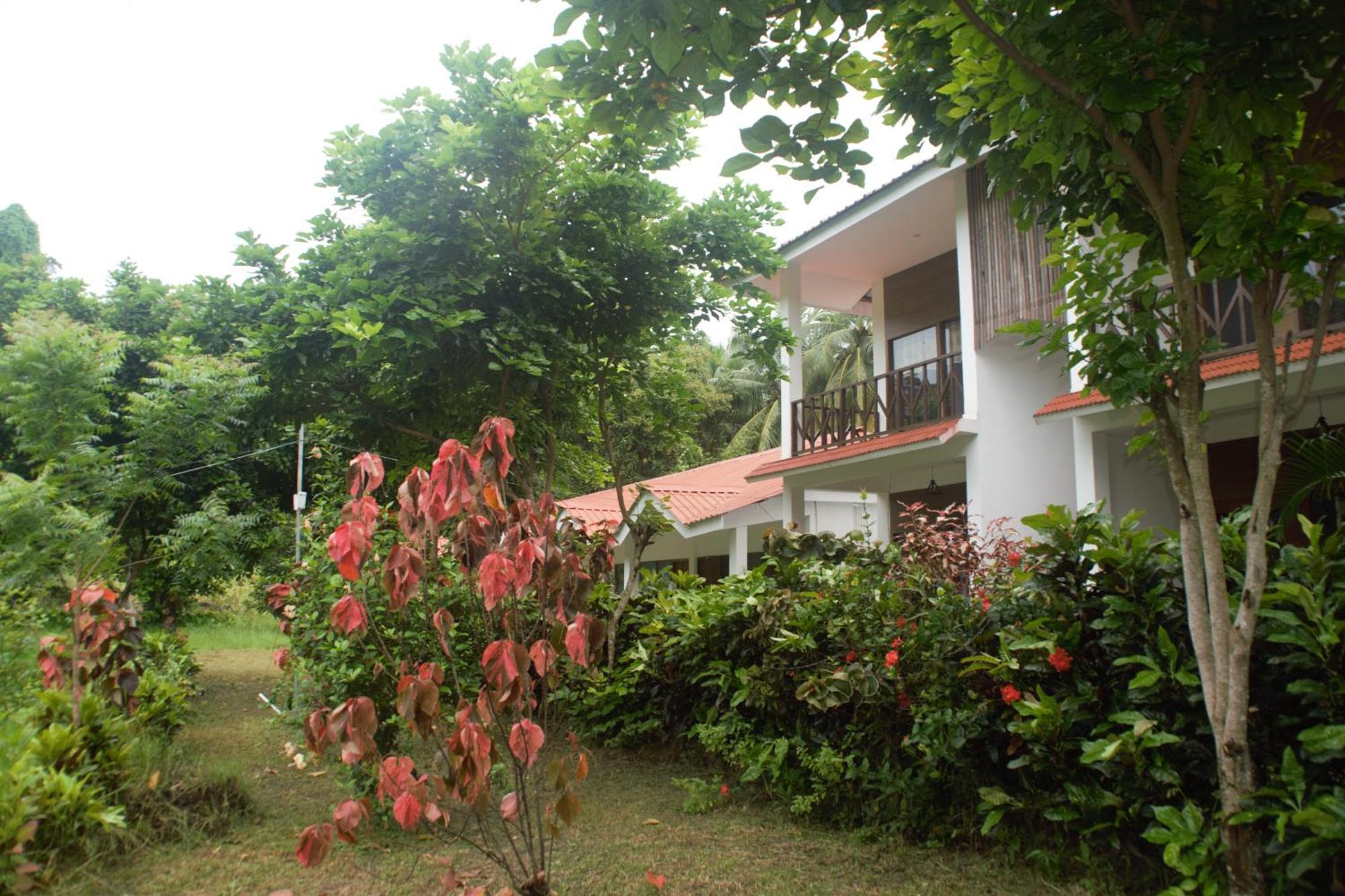 Hotel Exotica Squares Lakshmanpur Ngoại thất bức ảnh