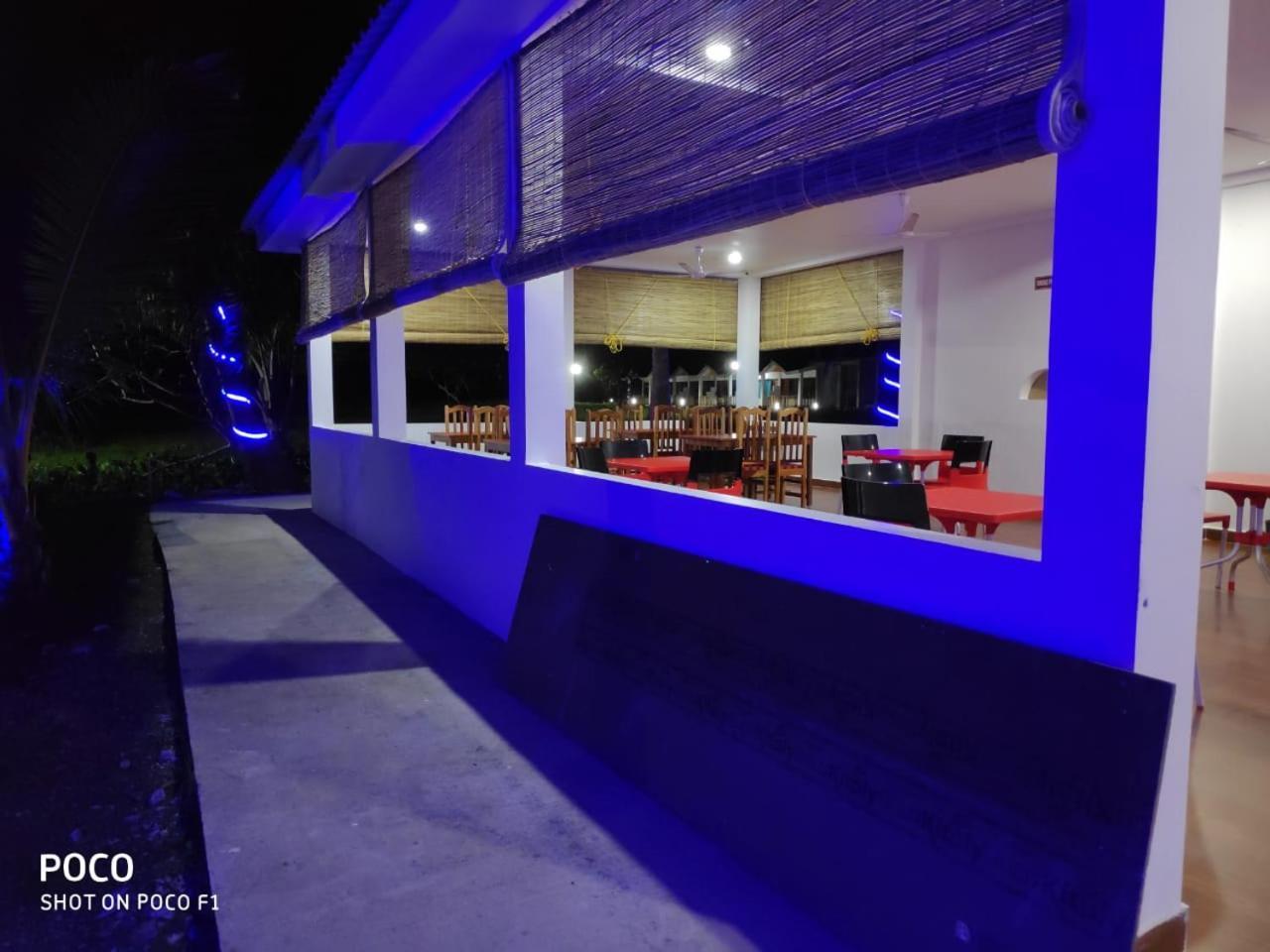 Hotel Exotica Squares Lakshmanpur Ngoại thất bức ảnh